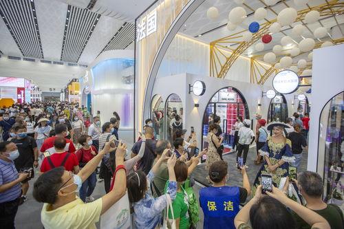 国产精品馆,匠心独运,传承与创新并重的文化瑰宝之旅 第2张 国产精品馆,匠心独运,传承与创新并重的文化瑰宝之旅 第2张