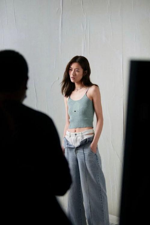 国产素人约啪,揭秘当代年轻人的情感探索与社交新趋势  第2张